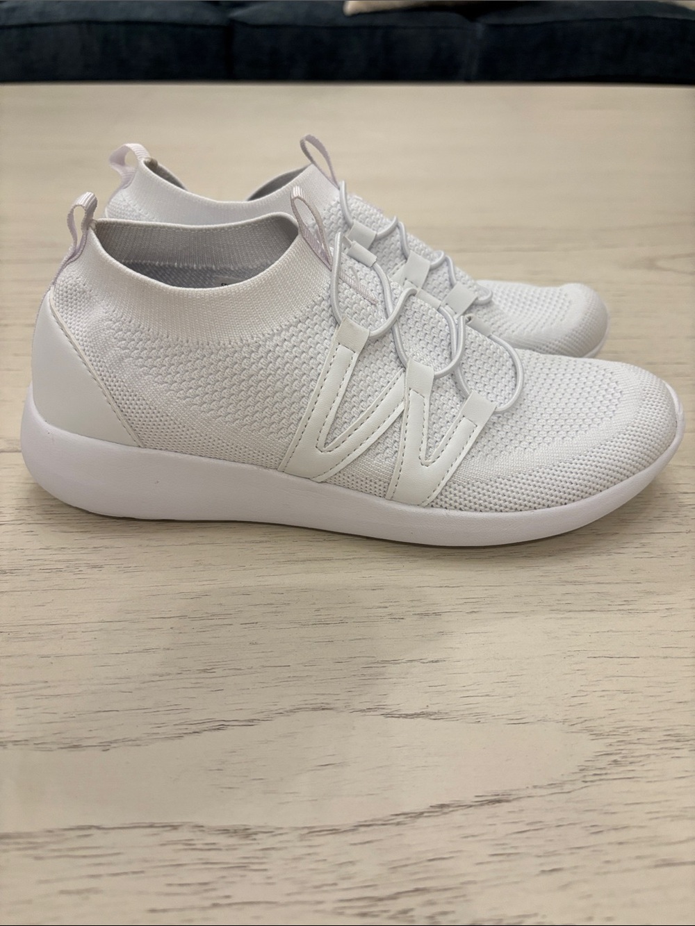 Women's SZ 7 White Knit Slip-On Athletic Sneakers